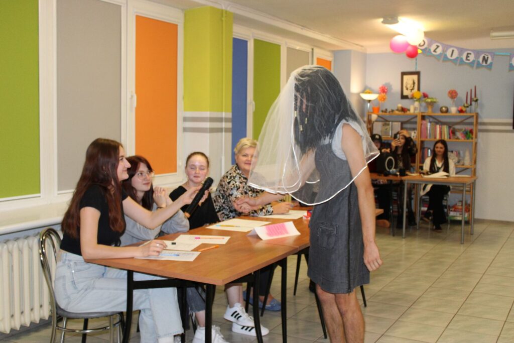 Muffiny Cappuccino I Wybory Mistera Bursy Tak świętowaliśmy Dzień Chłopaka 2024 (6)