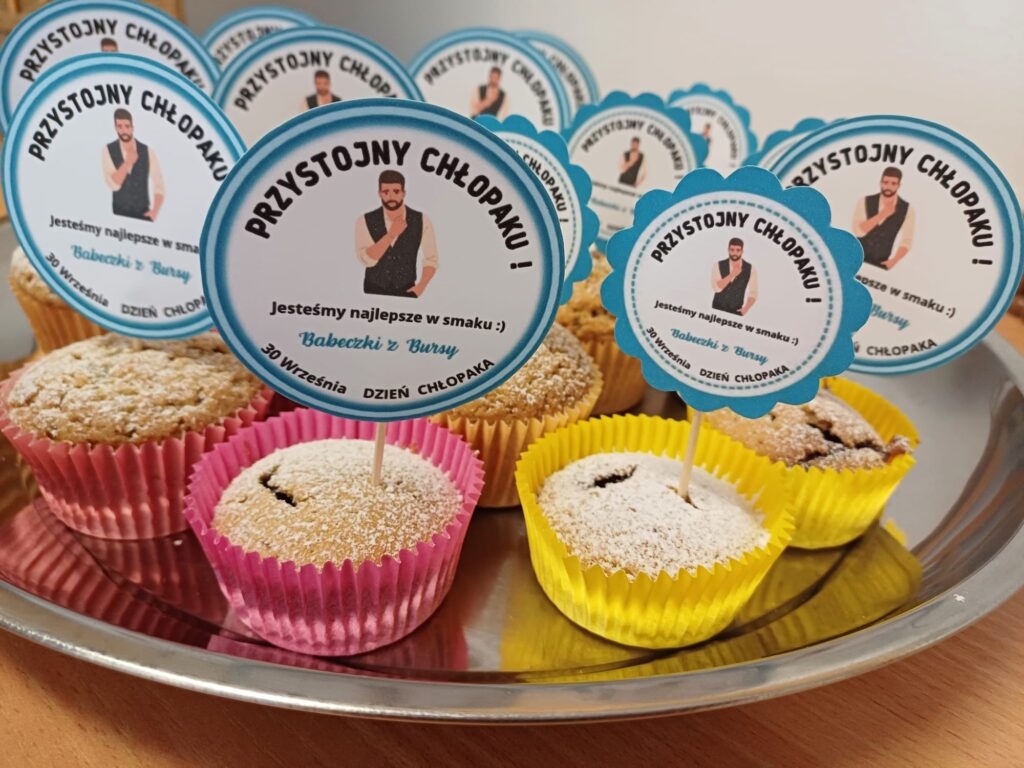 Muffinki Słodki Poczęstunek Na Dzień Chłopaka W Bursie Szkolnej Rcez (4)