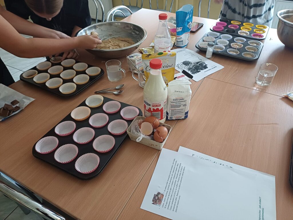 Muffinki Słodki Poczęstunek Na Dzień Chłopaka W Bursie Szkolnej Rcez (7)