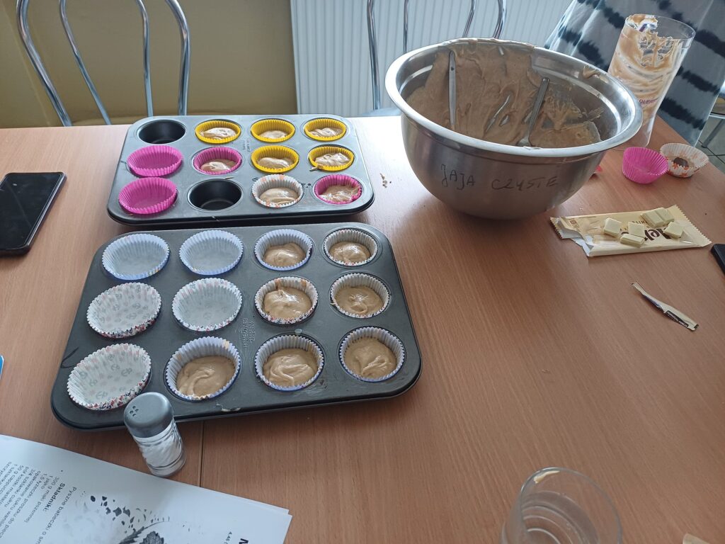 Muffinki Słodki Poczęstunek Na Dzień Chłopaka W Bursie Szkolnej Rcez (8)