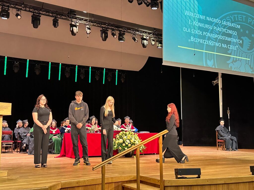 Uczennica Rcez Zwyciężczynią Konkursu Plastycznego Bezpieczeństwo Na Czele (1)