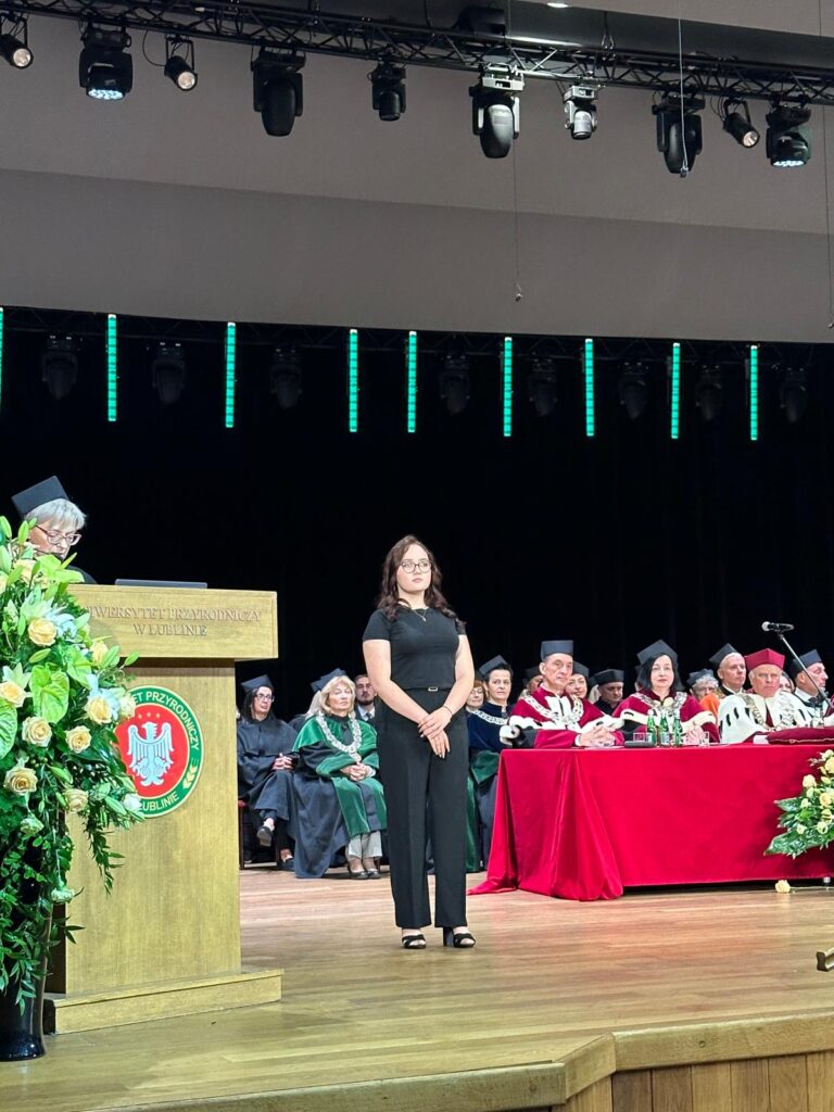 Uczennica Rcez Zwyciężczynią Konkursu Plastycznego Bezpieczeństwo Na Czele (11)