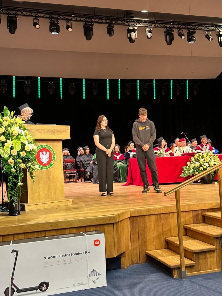 Uczennica Rcez Zwyciężczynią Konkursu Plastycznego Bezpieczeństwo Na Czele (12)