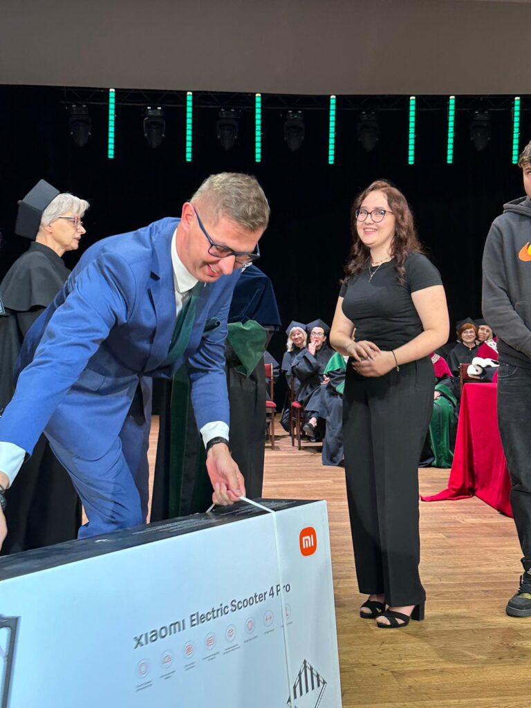 Uczennica Rcez Zwyciężczynią Konkursu Plastycznego Bezpieczeństwo Na Czele (3)