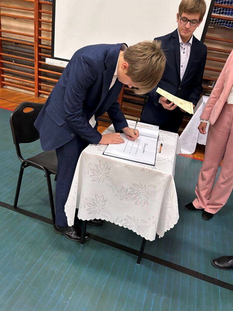 462741466 1071816398281157 857740085289916217 N