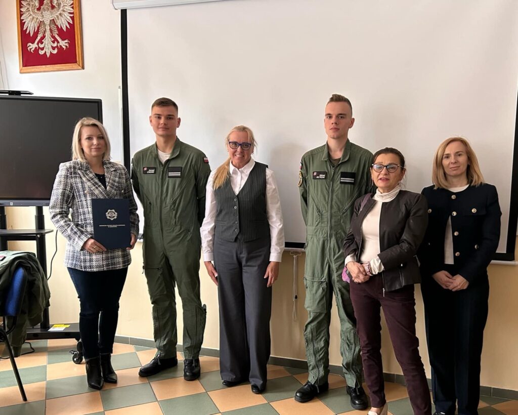 463151244 1074463321349798 697178362791326194 N