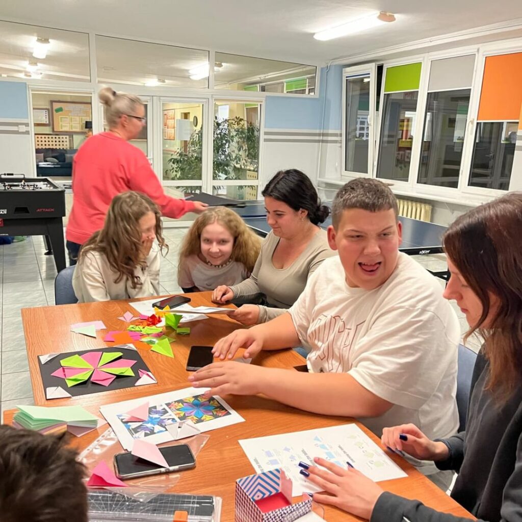 Logika Kartki Papieru Światowy Dzień Origami (12)