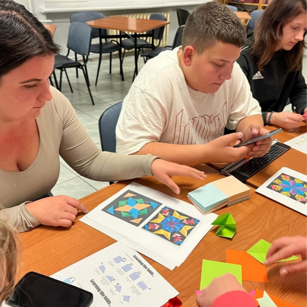 Logika Kartki Papieru Światowy Dzień Origami (14)