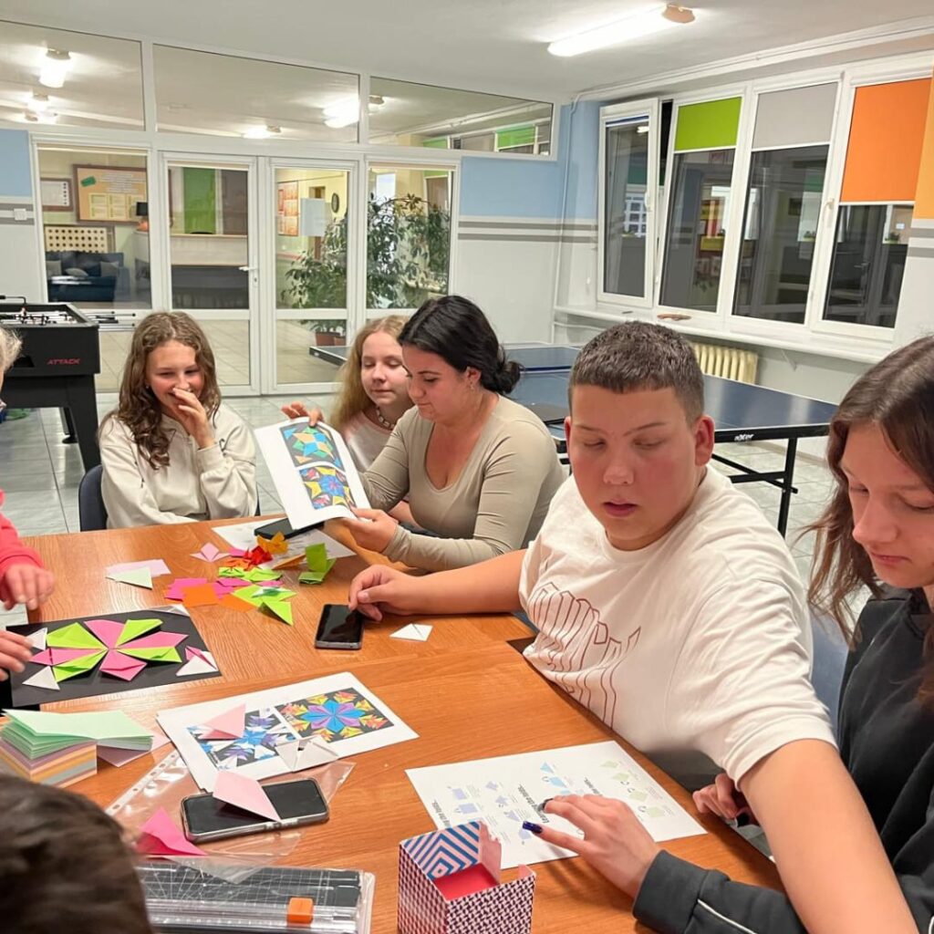 Logika Kartki Papieru Światowy Dzień Origami (15)