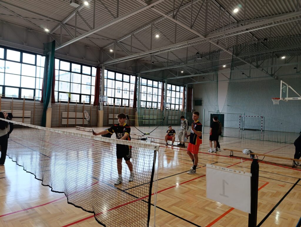 Rcez Mistrzem Powiatu Badminton (4)