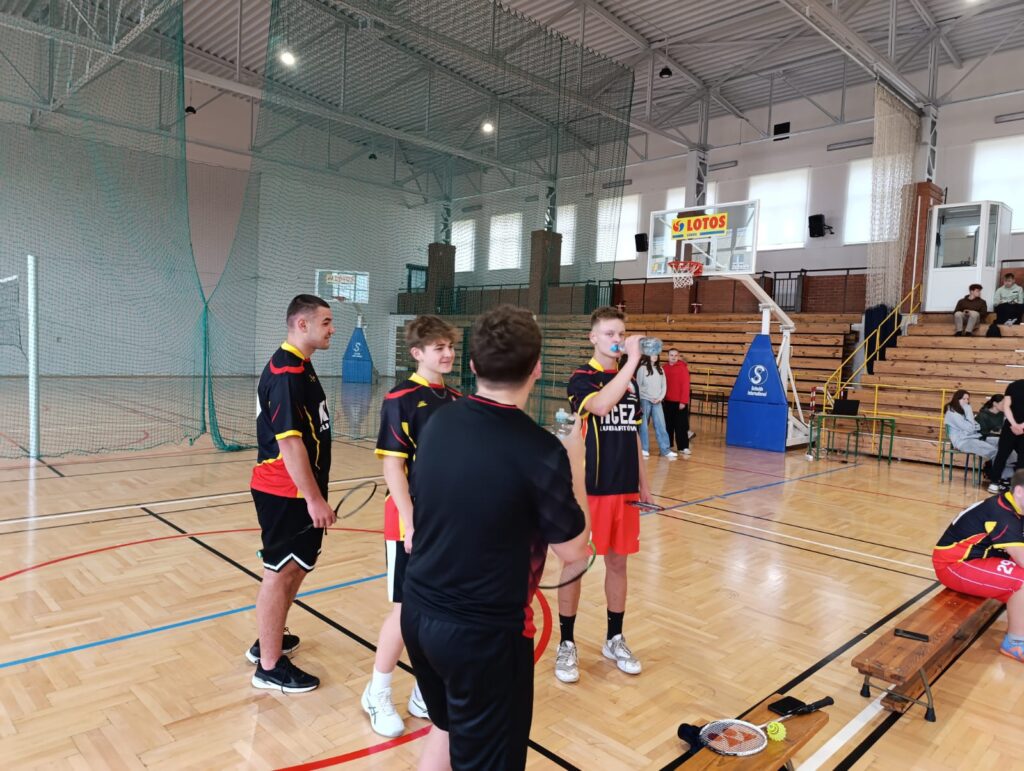 Rcez Mistrzem Powiatu Badminton (5)