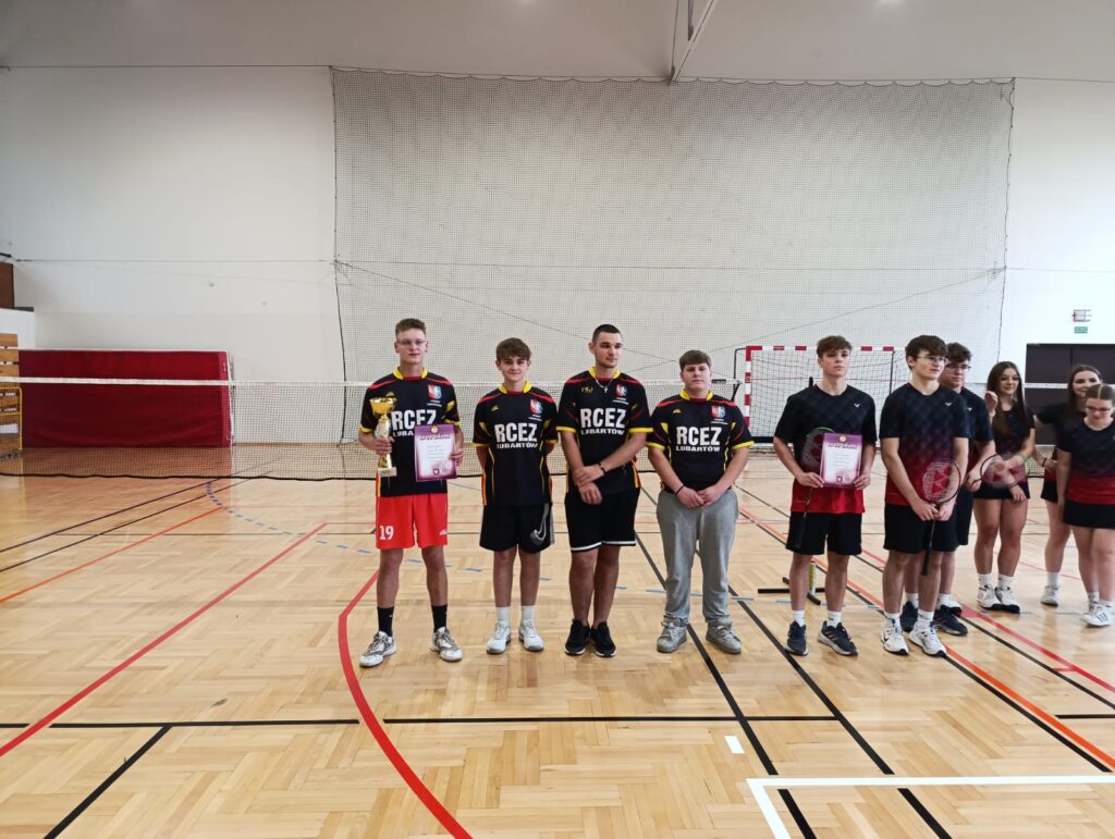 Rcez Mistrzem Powiatu Badminton (7)