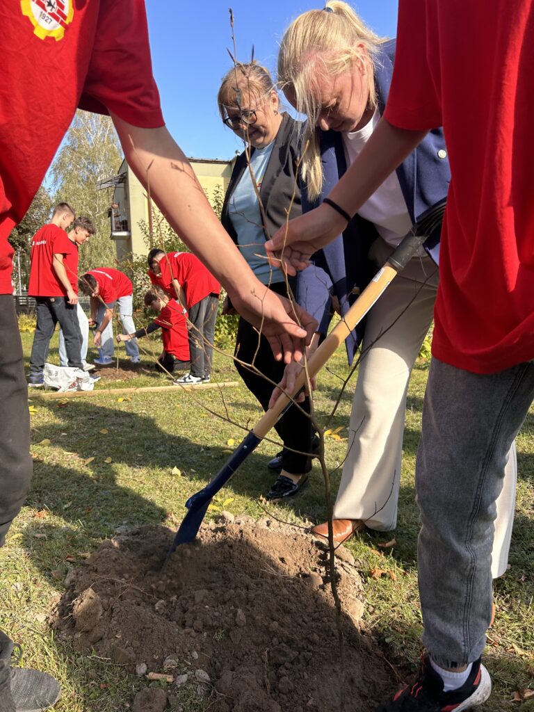 Rcez W Akcji zasadźmy 550 Drzew (11)