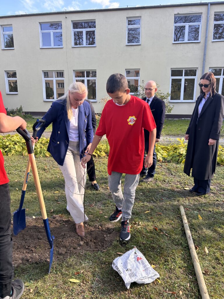 Rcez W Akcji zasadźmy 550 Drzew (13)
