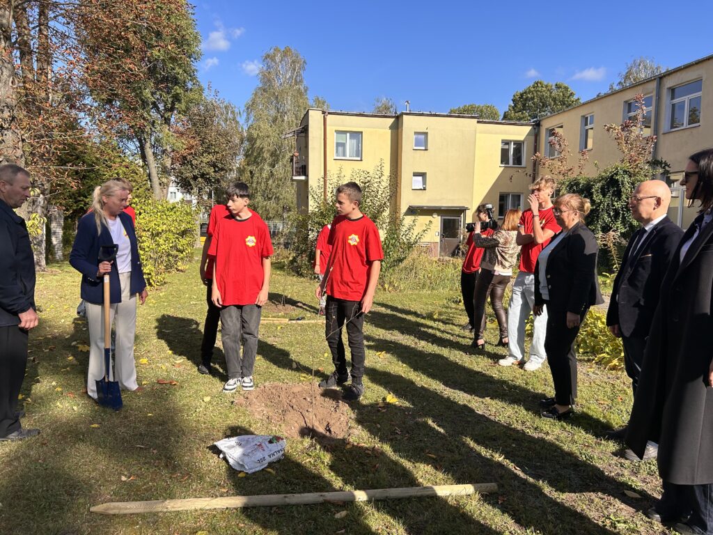 Rcez W Akcji zasadźmy 550 Drzew (15)