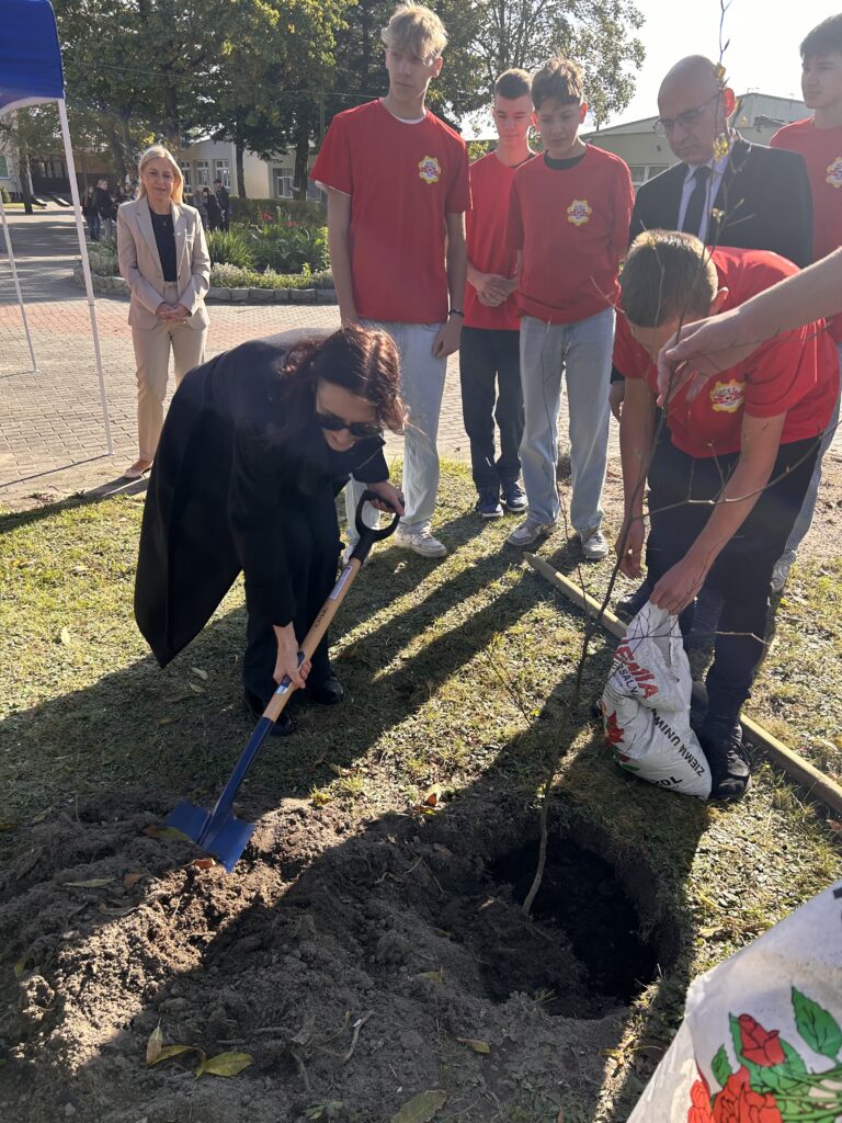 Rcez W Akcji zasadźmy 550 Drzew (18)