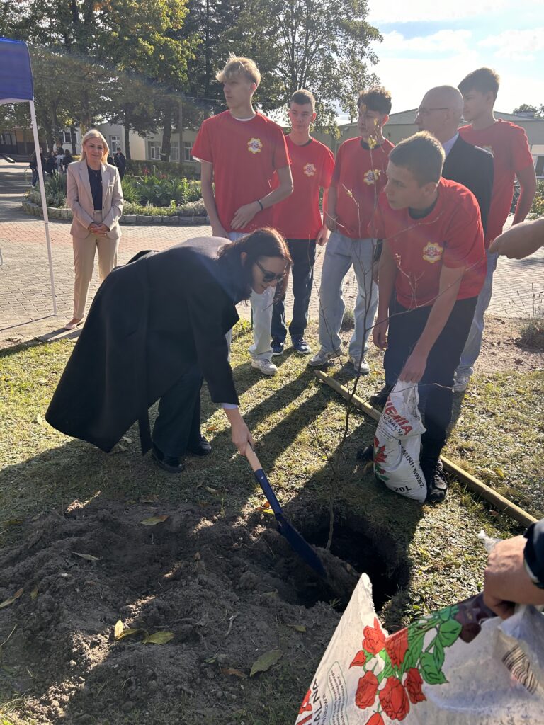 Rcez W Akcji zasadźmy 550 Drzew (19)