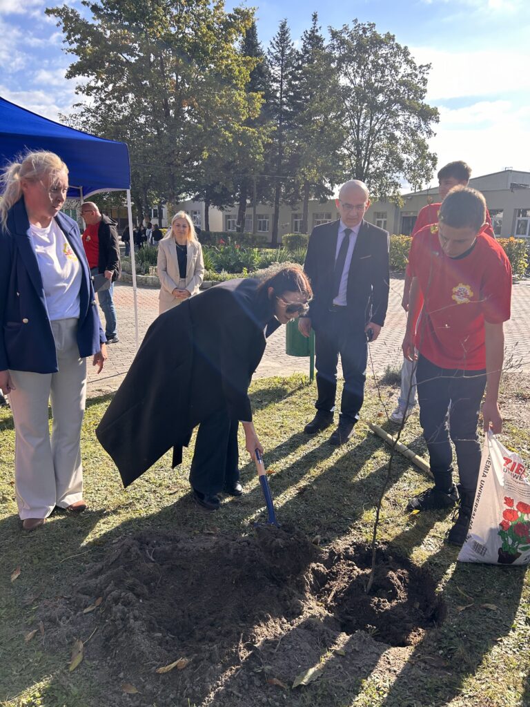 Rcez W Akcji zasadźmy 550 Drzew (20)