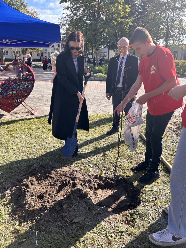 Rcez W Akcji zasadźmy 550 Drzew (21)