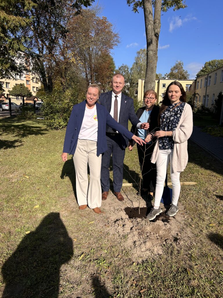 Rcez W Akcji zasadźmy 550 Drzew (5)