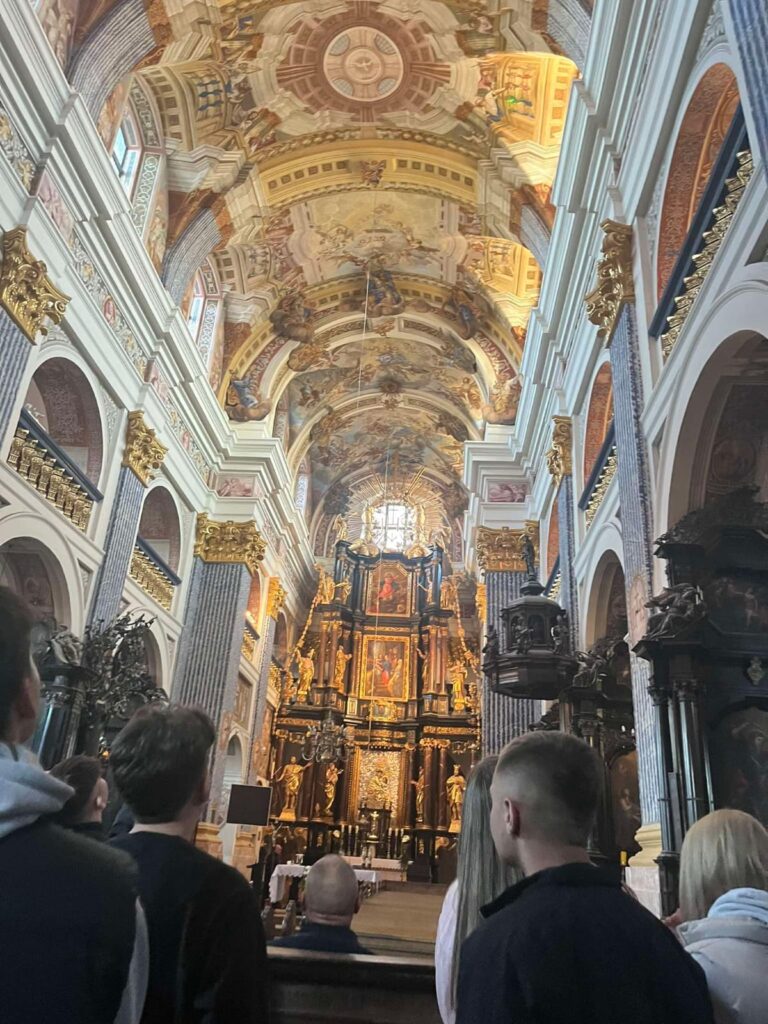 Wycieczka Uczniów Z Wolontariatu Rcez W Ramach Programu Podróże Z Klasą Mazury (10)