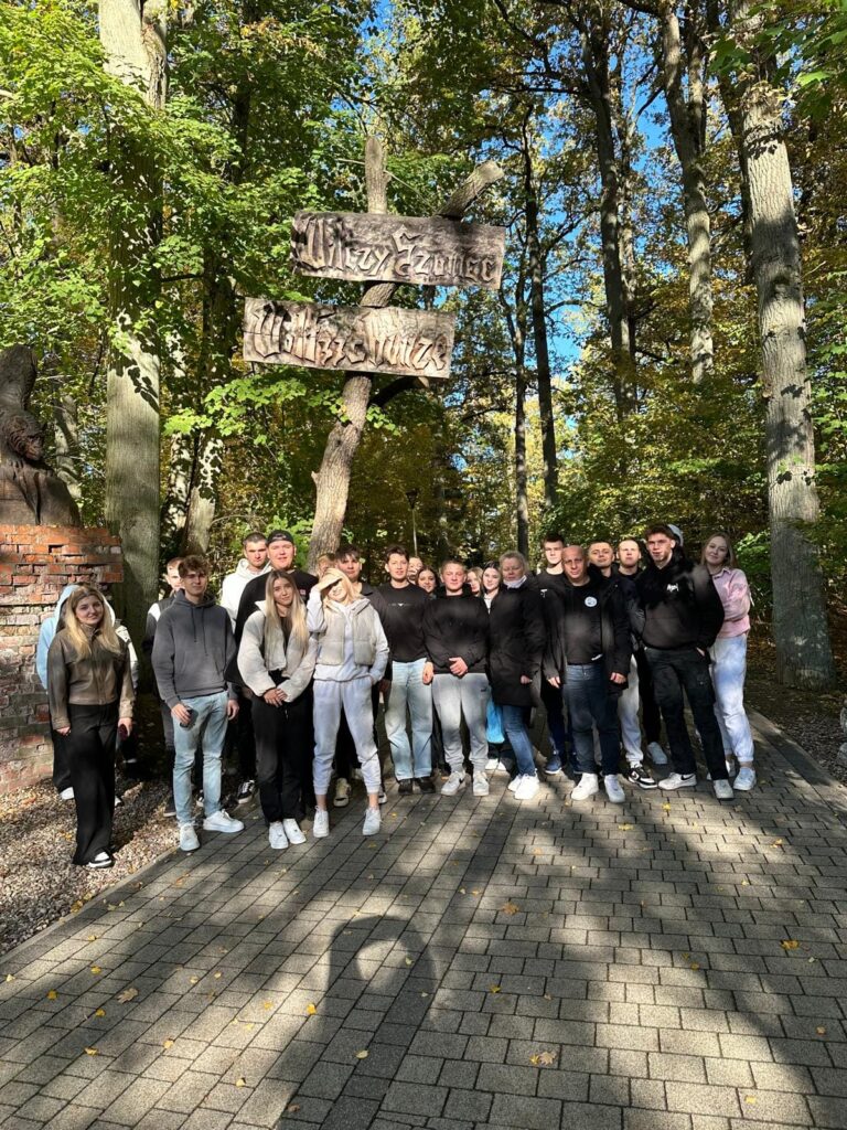 Wycieczka Uczniów Z Wolontariatu Rcez W Ramach Programu Podróże Z Klasą Mazury (12)