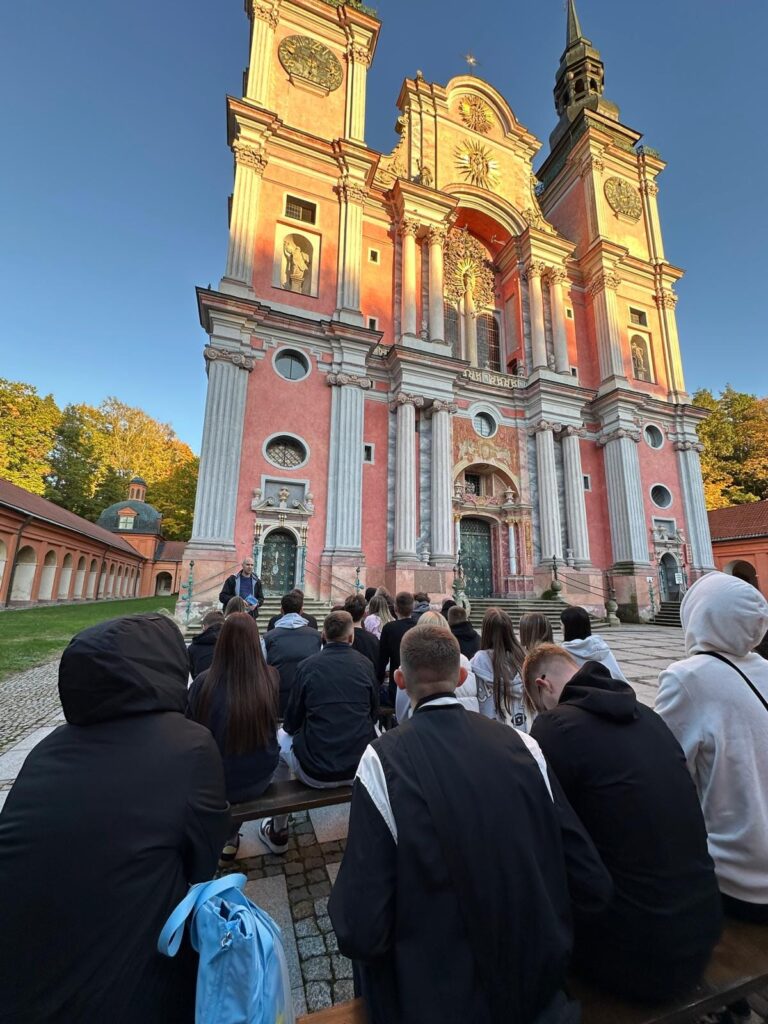Wycieczka Uczniów Z Wolontariatu Rcez W Ramach Programu Podróże Z Klasą Mazury (6)