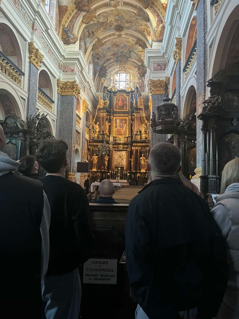 Wycieczka Uczniów Z Wolontariatu Rcez W Ramach Programu Podróże Z Klasą Mazury (9)