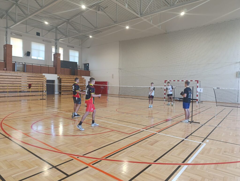 Rcez Z I Miejscem W Mistrzostwach Rejonu W Badmintonie Chłopców Licealiada (4)