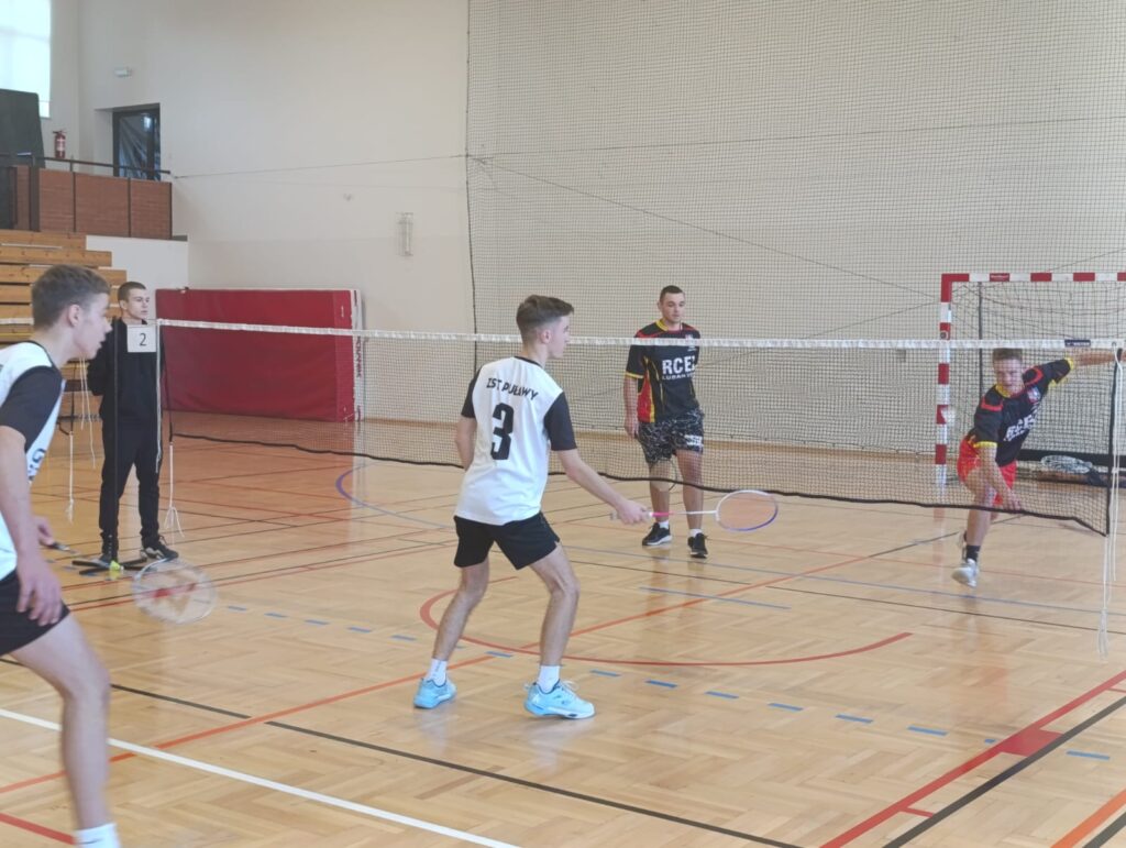 Rcez Z I Miejscem W Mistrzostwach Rejonu W Badmintonie Chłopców Licealiada (5)