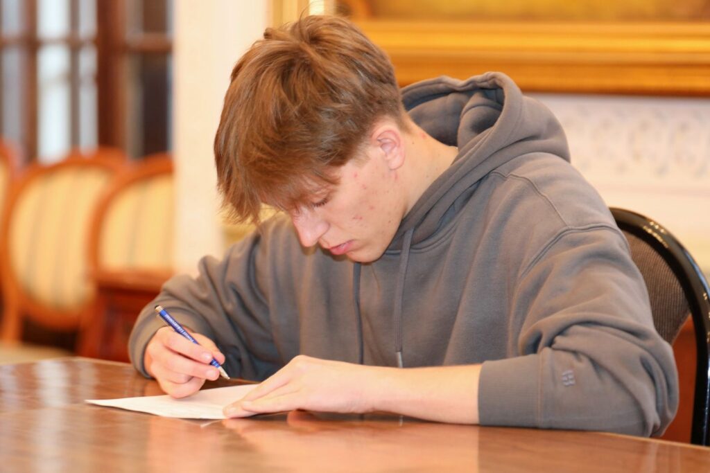 469884302 891885526464462 5621599639684807143 N