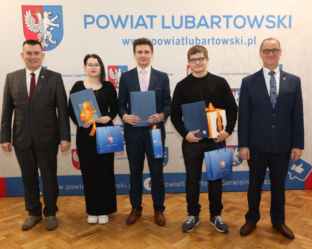 469896216 891886133131068 7491085283583159220 N