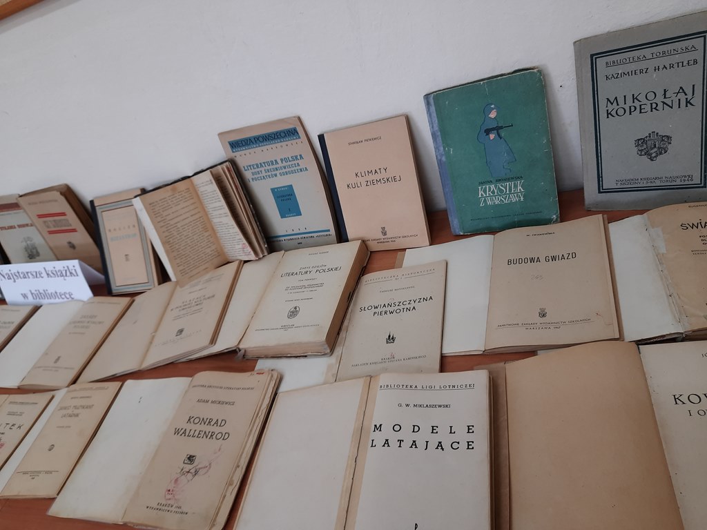 Światowy Dzień Książki i Praw Autorskich - wystawa w bibliotece