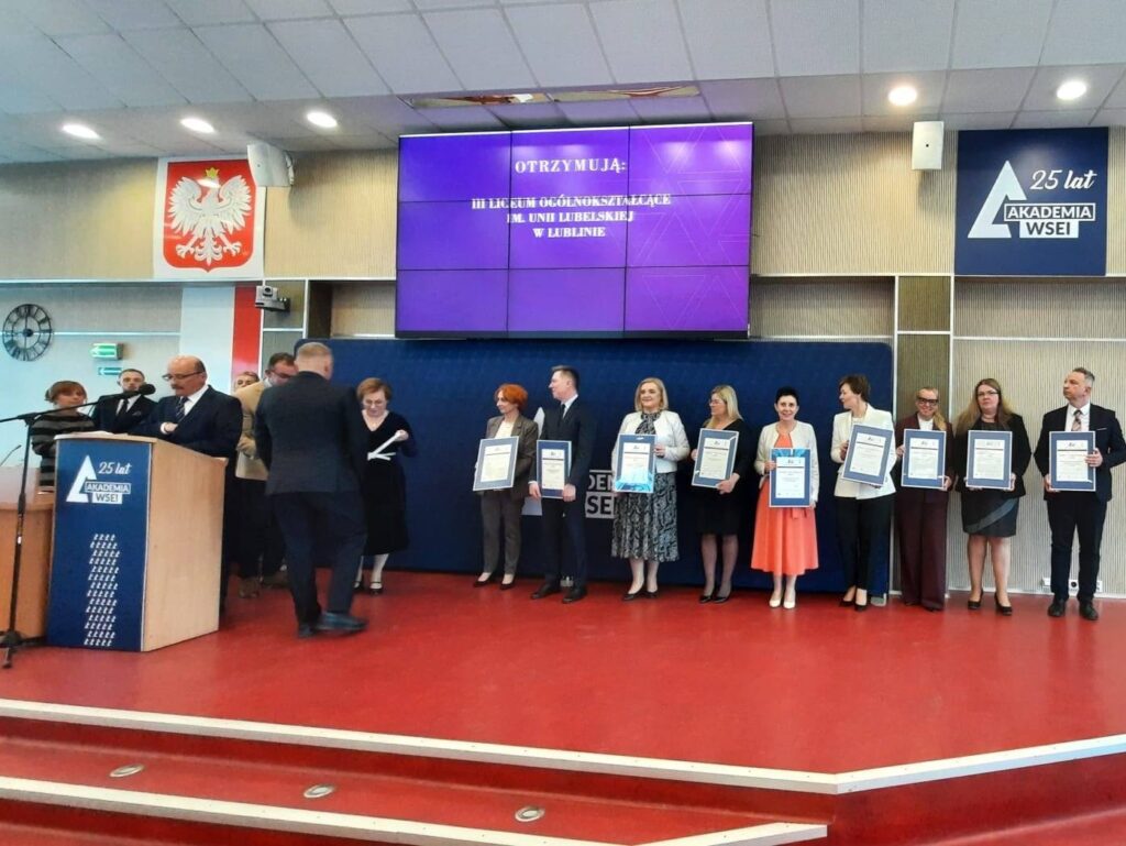 490885383 1223943123068483 186360508484999488 n