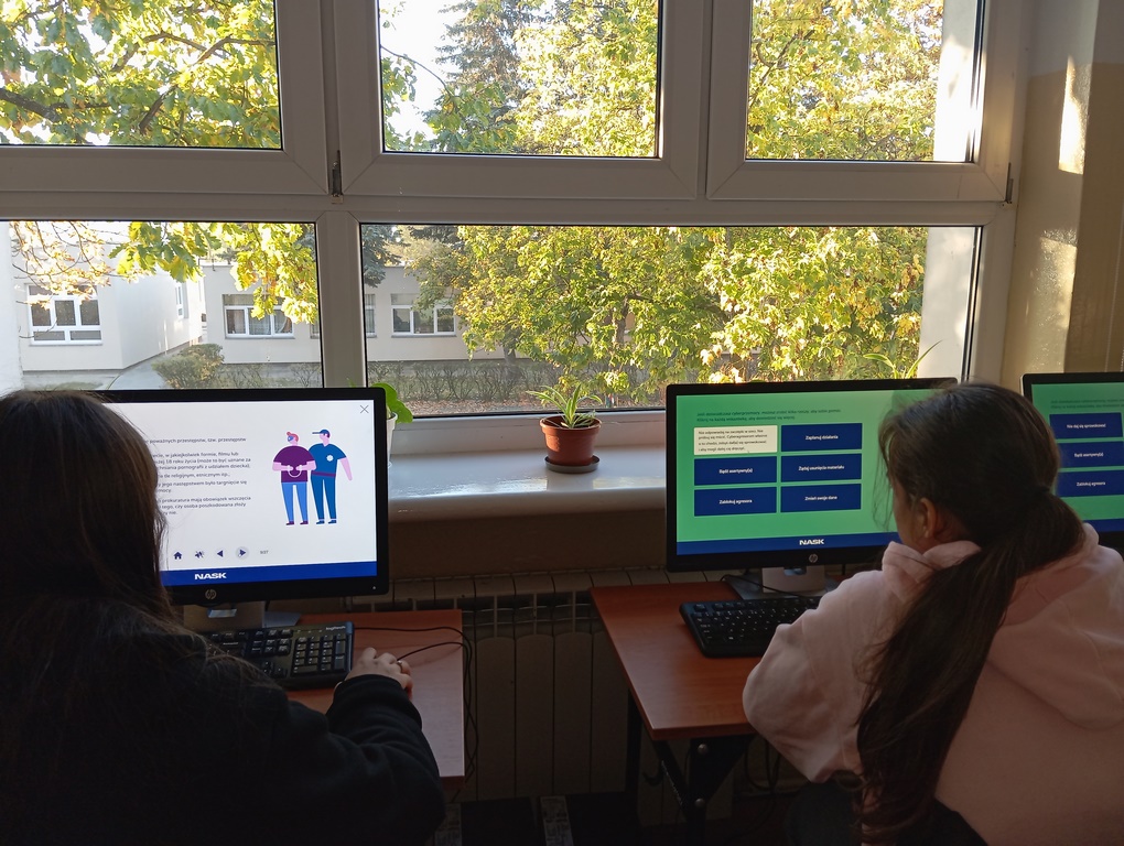 Realizacja projektu "Bezpieczni w sieci" w Technikum Zawodowym