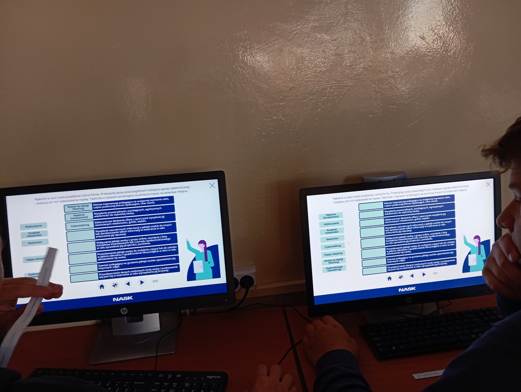 Realizacja projektu "Bezpieczni w sieci" w Technikum Zawodowym
