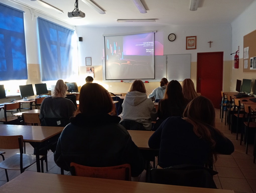 Udział klasy 5Tek w retransmisji konferencji Masters & Robots Youth