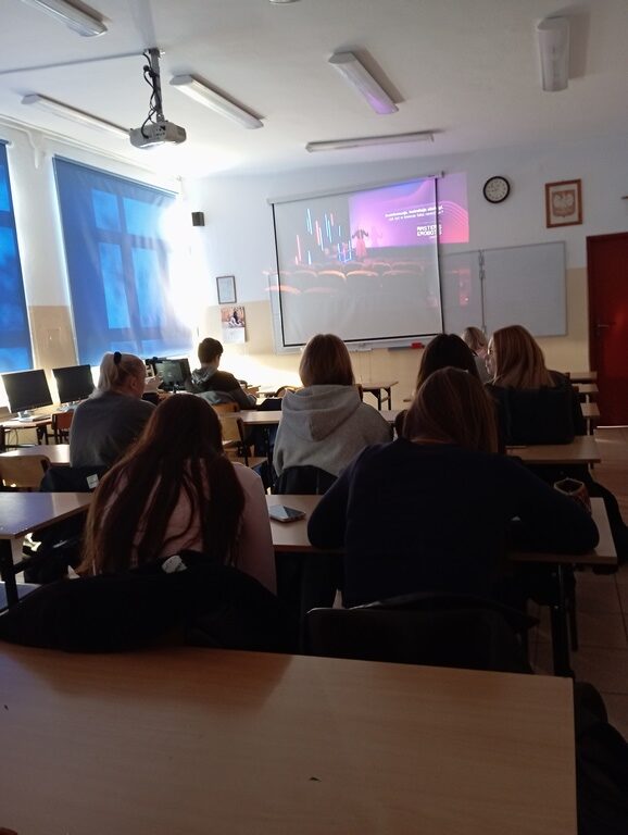 Udział klasy 5Tek w retransmisji konferencji Masters & Robots Youth