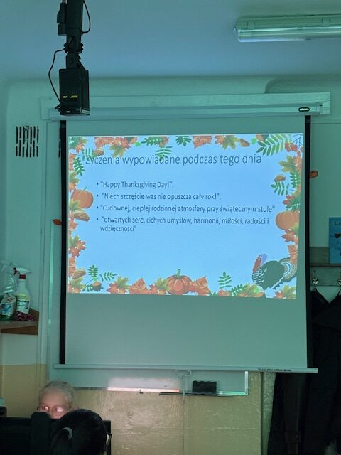 Święto Dziękczynienia w naszej szkole – lekcja pełna smaków, barw i tradycji!