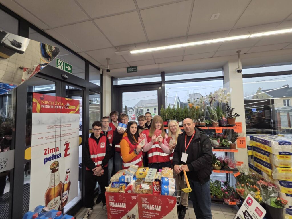 Wolontariusze RCEZ po raz kolejny wspierają zbiórkę żywności Caritas!