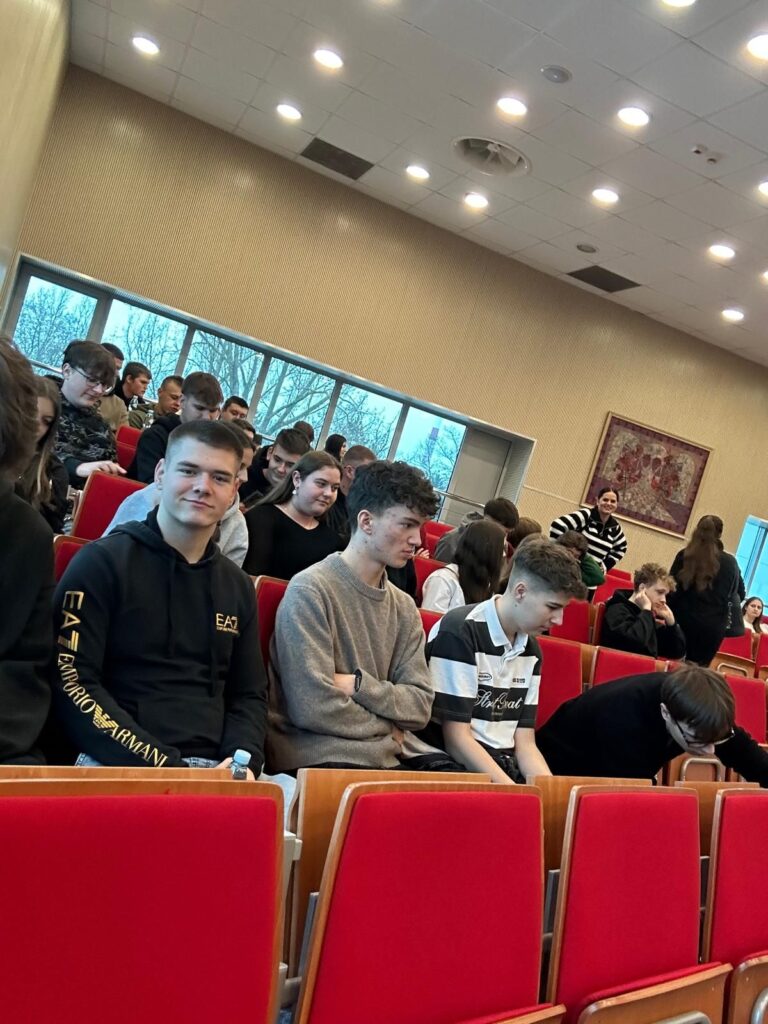 Rcez na wykladach na wsei008