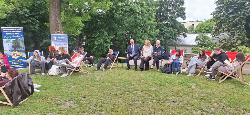 Książka ma moc! Uczniowie RCEZ promują czytelnictwo